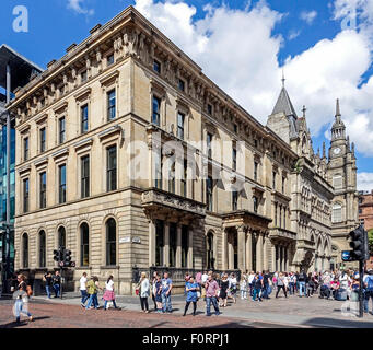 Ecke der Buchanan Street & St. Vincent Street in Glasgow Schottland mit dem Bau mit dem Apple-store Stockfoto