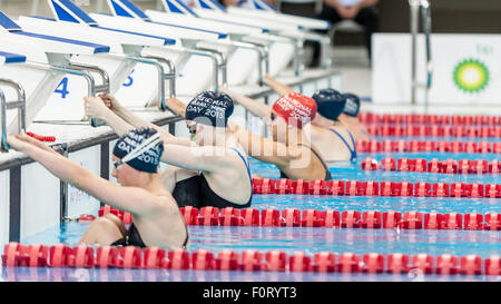 London, UK. 26. Juli 2015.  Zu Beginn der Damen 100m Rücken bei nationalen Paralympischen Tag 2015, London. Stockfoto