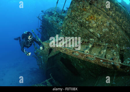 Rotes Meer, Ägypten. 15. Oktober 2014. Taucher am Wreckship Gianis D. Rotes Meer, Sharm El Sheikh, Ägypten © Andrey Nekrassow/ZUMA Wire/ZUMAPRESS.com/Alamy Live-Nachrichten Stockfoto