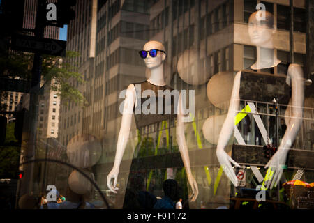 Puppen, Saks Fifth Avenue, Manhattan, New York City, New York, USA Stockfoto