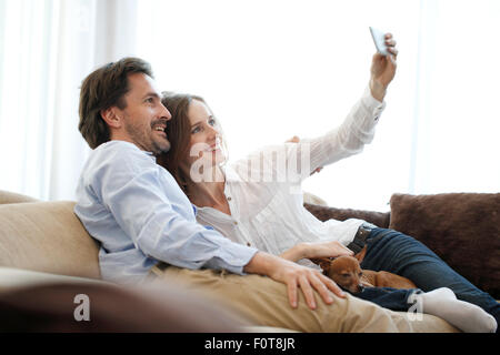 paar machen selfie