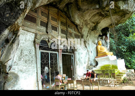 Pak Ou Höhlen am Mekong River in der Nähe von Luang Prabang in laos Stockfoto