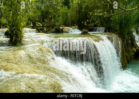 Kuang Si Wasserfall in der Nähe von Luang Prabang in laos Stockfoto