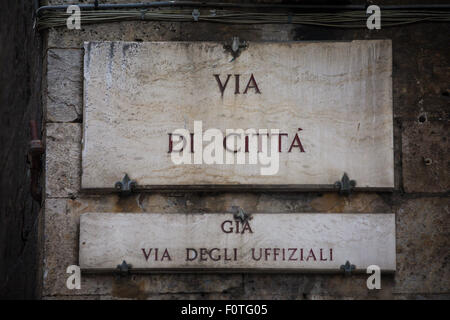 Die Streetsign der Via di Città in Siena, Toskana Stockfoto