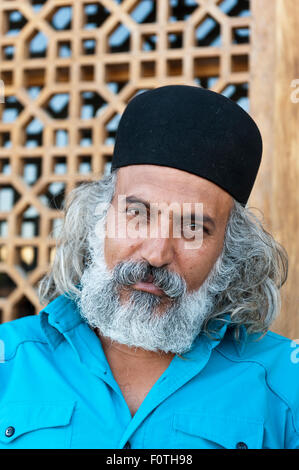 Portrait, persischer, iranischer Mann mit runden Hut, Isfahan, Iran Stockfoto