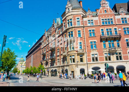 Mannerheimintie, Hauptstraße vor Stockmann Abteilung Speicher, Helsinki, Finnland, Europa Stockfoto