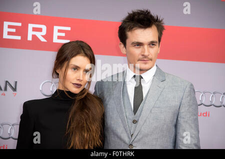 Berlin, Deutschland. 19. August 2015. Schauspielerin Hannah Ware und Schauspieler Rupert Friend besuchen die "Hitman: Agent 47' Weltpremiere im Cinestar Sony Center am 19. August 2015 in Berlin, Deutschland. / Picture Alliance © Dpa/Alamy Live-Nachrichten Stockfoto