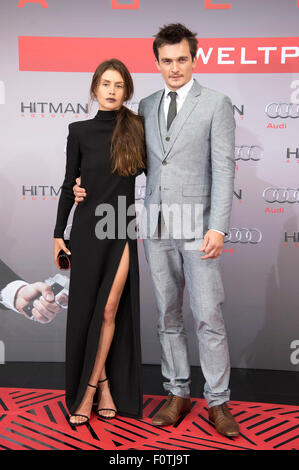 Berlin, Deutschland. 19. August 2015. Schauspielerin Hannah Ware und Schauspieler Rupert Friend besuchen die "Hitman: Agent 47' Weltpremiere im Cinestar Sony Center am 19. August 2015 in Berlin, Deutschland. / Picture Alliance © Dpa/Alamy Live-Nachrichten Stockfoto
