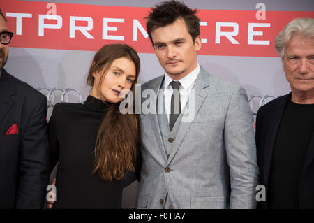Berlin, Deutschland. 19. August 2015. Schauspielerin Hannah Ware, Schauspieler Rupert Friend und Juergen Prochnow besuchen die "Hitman: Agent 47' Weltpremiere im Cinestar Sony Center am 19. August 2015 in Berlin, Deutschland. / Picture Alliance © Dpa/Alamy Live-Nachrichten Stockfoto