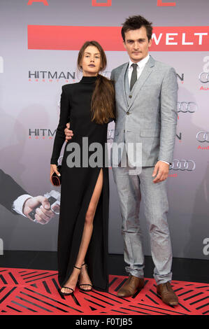 Berlin, Deutschland. 19. August 2015. Schauspielerin Hannah Ware und Schauspieler Rupert Friend besuchen die "Hitman: Agent 47' Weltpremiere im Cinestar Sony Center am 19. August 2015 in Berlin, Deutschland. / Picture Alliance © Dpa/Alamy Live-Nachrichten Stockfoto