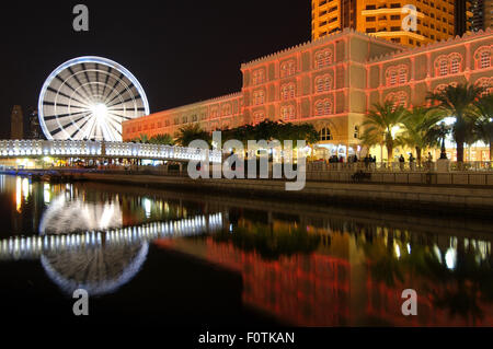 Emirat Sharjah, Vereinigte Arabische Emirate. 15. Oktober 2014. Sharjah Light Festival, Al Qasha (interne Fassaden), Sharjah, Vereinigte Arabische Emirate, in der Nähe von East © Andrey Nekrassow/ZUMA Wire/ZUMAPRESS.com/Alamy Live-Nachrichten Stockfoto