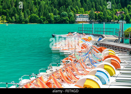 Molveno See, gewählt am schönsten See Italiens im Jahr 2015. Stockfoto