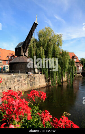 Alter Kran im alten Hafen Quartier, Lüneburg, Niedersachsen, Deutschland, Europa Stockfoto