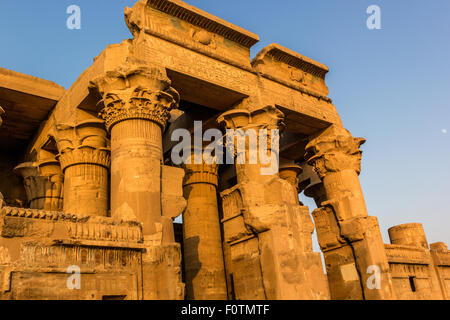 Tempel von Kom Ombo während des Sonnenaufgangs, Ägypten Stockfoto