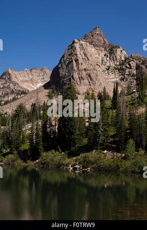 Lake Blanche und Sonnenuhr Peak, Big Cottonwood Canyon, Salt Lake City, Utah Stockfoto