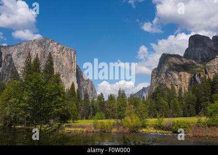 Ansicht der Hüttenwirt und See, Yosemite-Nationalpark, Kalifornien, USA Stockfoto