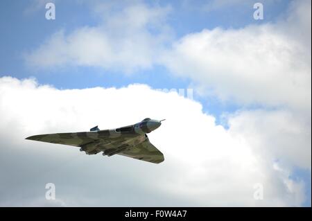 RAF Vulcan-Bomber auf seinem letzten Flug über East Midlands Airport Stockfoto