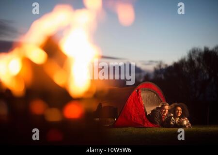 Paar camping, Isle Of Skye, Schottland Stockfoto