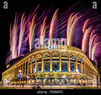 Citi Field Stadion Feuerwerk. Citi Field ist die Heimat der New York Mets National League Bürgermeister League Baseball Team. Stockfoto