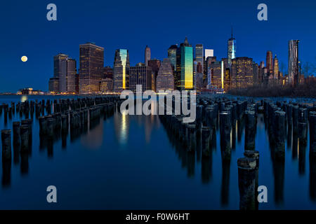 Die IAC Gebäude, InterActiveCorp Hauptsitz bei 550 West 18. Straße an der nordöstlichen Ecke des Elften Avenue im Stadtteil Chelsea in Manhattan, New York City, ist eine von Frank Gehry entworfene Gebäude Stockfoto