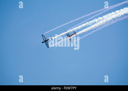 Bournemouth, UK. 21. August 2015. Der Twister Duo führen beim achte jährliche Bournemouth Air Festival. Bildnachweis: Carolyn Jenkins/Alamy Live-Nachrichten Stockfoto