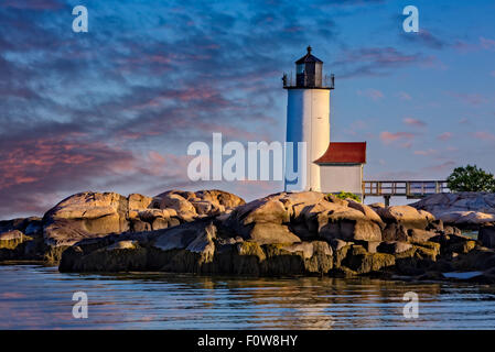 Historischen Annisquam Leuchtturm Hafenbahnhof in Wigwam Punkt im Stadtteil Annisquam von Gloucester, Massachusetts. Stockfoto