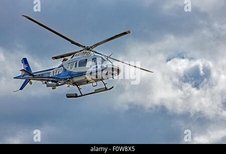 New York Police Department NYPD Hubschrauber an Bord. Stockfoto