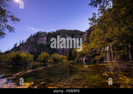 Hanging Lake bei Nacht Deckel Mondschein Glenwood Canyon Colorado Stockfoto