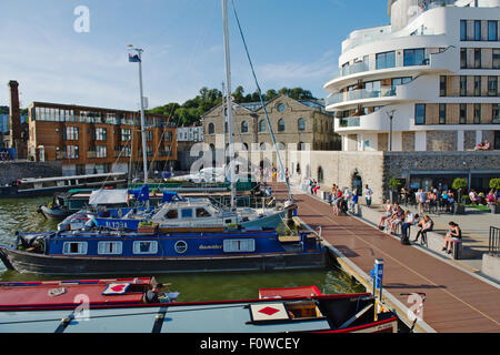 Boote in Bristol Floating Harbour am Ende des Millenniums-Promenade Stockfoto