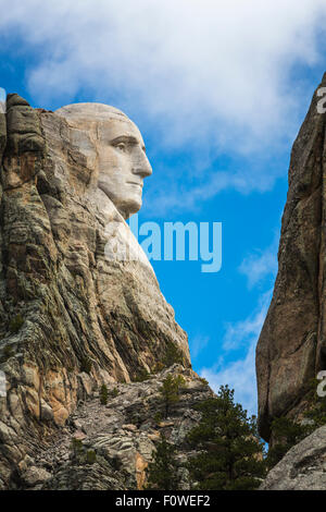 Das Profil von George Washington am Mount Rushmore National Memorial, in der Nähe von Keystone, South Dakota, USA, Vereinigte Staaten. Stockfoto