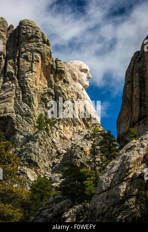 Das Profil von George Washington am Mount Rushmore National Memorial, in der Nähe von Keystone, South Dakota, USA, Vereinigte Staaten. Stockfoto