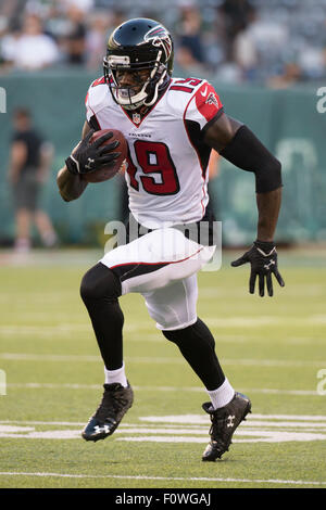 East Rutherford, New Jersey, USA. 21. August 2015. Atlanta Falcons Wide Receiver Carlton Mitchell (19) in Aktion während der Warm-ups vor dem NFL-Spiel zwischen den Atlanta Falcons und die New York Jets MetLife Stadium in East Rutherford, New Jersey. Christopher Szagola/CSM/Alamy Live-Nachrichten Stockfoto