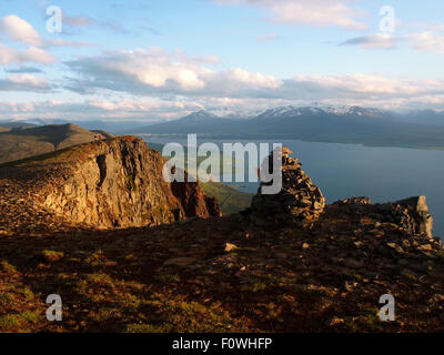 Blick über Eyjafjörður aus Ystuvíkurfjall, in der Nähe von Akureyri Island Stockfoto