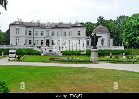 Tyszkiewicz Palast beherbergt das Bernsteinmuseum in den Badeort Palanga, Litauen Stockfoto