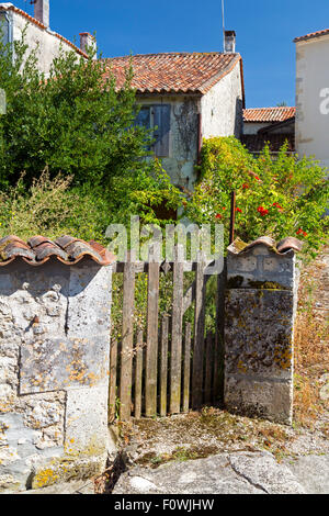 Altes französisches Dorf Gebäude, Genac, Poitiers Charente, Süd-west Frankreich Stockfoto