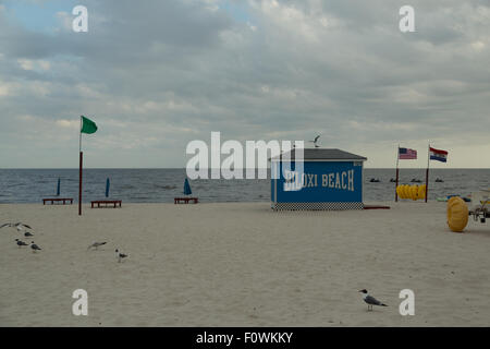 Ein Foto von Biloxi Beach auf den Mississippi Sound in Mississippi, USA. Die Stadt Biloxi ist eine Stadt im Harrison County, MS. Stockfoto