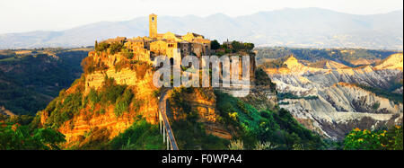 Geisterstadt - mittelalterliche Bagnoregio auf Sonnenuntergang Stockfoto