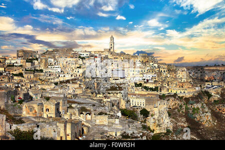 Sehenswürdigkeiten von Italien - alte Matera über Sonnenuntergang, Basilicata Stockfoto