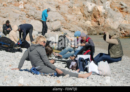 Ägäis, Insel Symi, Griechenland. 15. Oktober 2014. Freediver bereitet sich auf Tauchen, Ägäis, Insel Symi, Griechenland © Andrey Nekrassow/ZUMA Wire/ZUMAPRESS.com/Alamy Live-Nachrichten Stockfoto