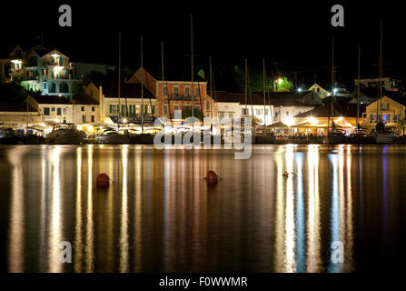 Der Hafen von Fiscardo auf der griechischen Insel Kefalonia, Heimat von Ilm, "Corellis Mandoline" Stockfoto