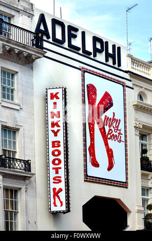 London, England, Vereinigtes Königreich. Kinky Boots musikalische am Adelphi Theatre, den Strang (August 2015) Stockfoto