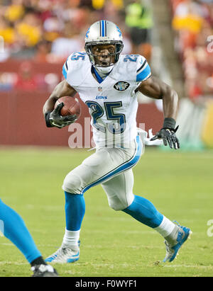 Detroit Lions Runningback Theo Riddick (25) trägt den Ball im ersten Quartal-Aktion gegen die Washington Redskins in FedEx Field in Landover, Maryland auf Donnerstag, 20. August 2015. Bildnachweis: Ron Sachs/CNP - kein Draht-Dienst- Stockfoto