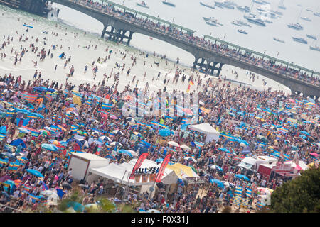 Bournemouth, UK. 22. August 2015. Besucher strömen in Bournemouth für das achte jährliche Bournemouth Air Festival.  Bildnachweis: Carolyn Jenkins/Alamy Live-Nachrichten Stockfoto