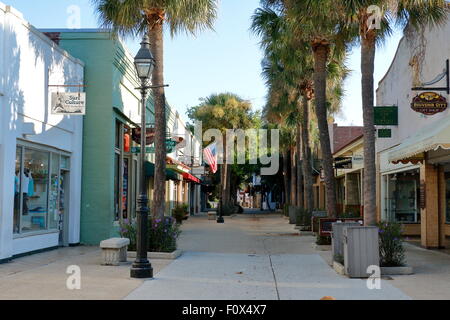 Am frühen Morgen Blick auf leere St. George Street nach Norden aus dem Treasury Straße - St. Augustine, FL Stockfoto