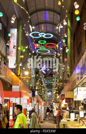 Gukje Markt bei Nacht, Busan, Südkorea Stockfoto