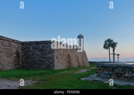 Südwand und großen Turm von Castillo de San Marcos national monument Am frühen Morgen - st. Augustine, FL Stockfoto