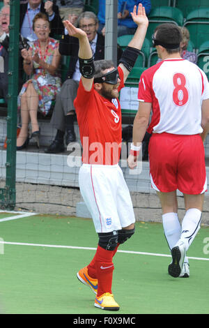 Hereford, Großbritannien. 22. August 2015. Die IBSA Blind Fußball Europameisterschaft 2015 bei Punkt 4, Hereford. England V Polen - Englands Roy Turnham feiert nach erzielte das erste Tor des Turniers. Bildnachweis: James Maggs/Alamy Live-Nachrichten Stockfoto