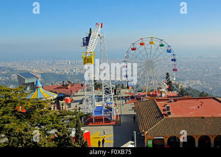 Vintage Vergnügungspark an der Spitze des Berges Tibidabo in Barcelona, Spanien Stockfoto