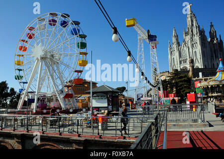 Vintage Kirmes an der Spitze des Berges Tibidabo in Barcelona, Spanien Stockfoto