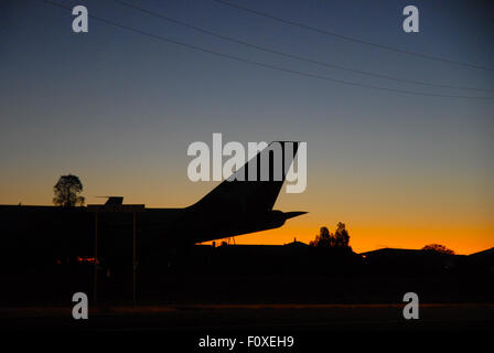 Sonnenaufgang über der Qantas Museum, Longreach, Queensland, Australien. Stockfoto